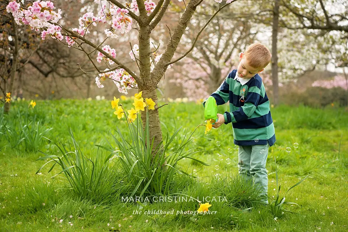 Spring_Family_Photography_Kew_Gardens_0269 Children's portraits in the Spring blooms London