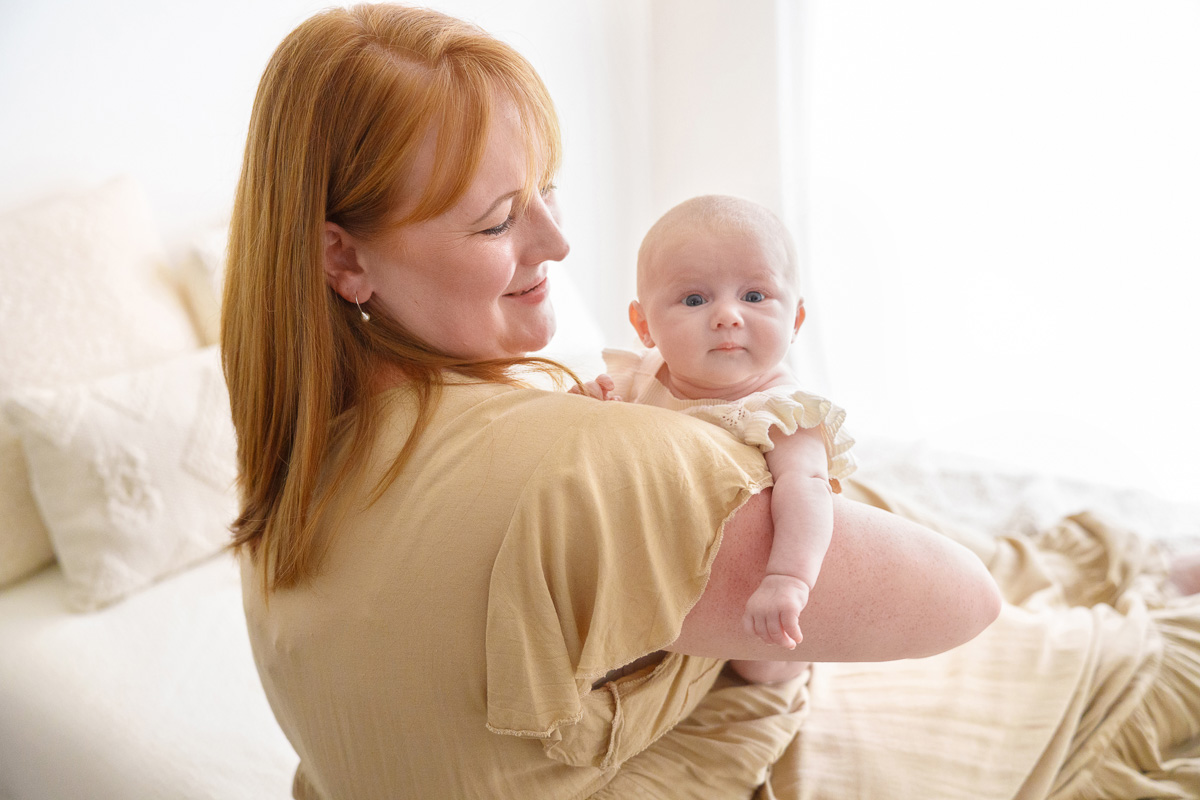 mother and baby newborn photoshoot basingstoke