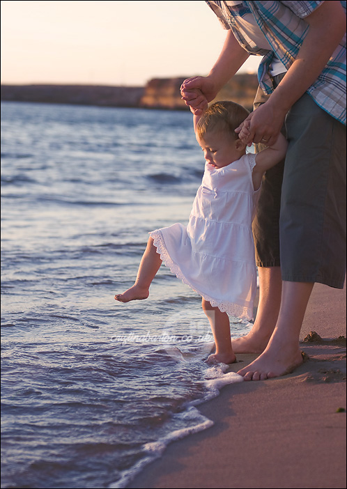 DSC_5422 Reading baby photographer